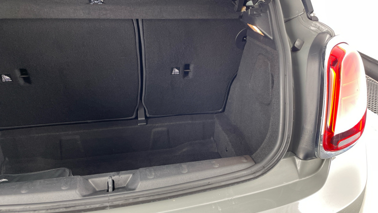 MINI Hatchback 1.5 Cooper Classic 3dr Petrol Hatchback